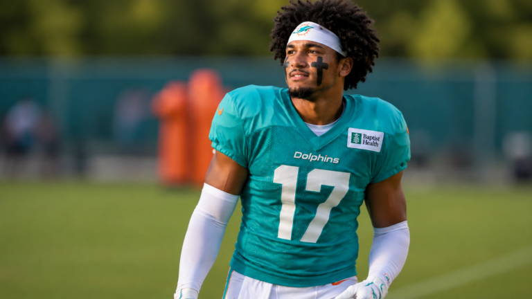 Dolphins 4th-Round Pick Trey Moore Could be Formidable Chess Piece for Defense