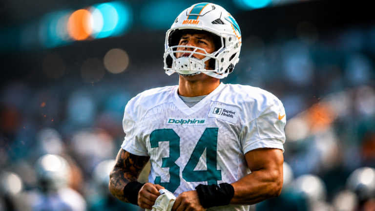 From Linebacker to Fullback: The Dolphins’ DJ Herman Experiment Is Worth Watching